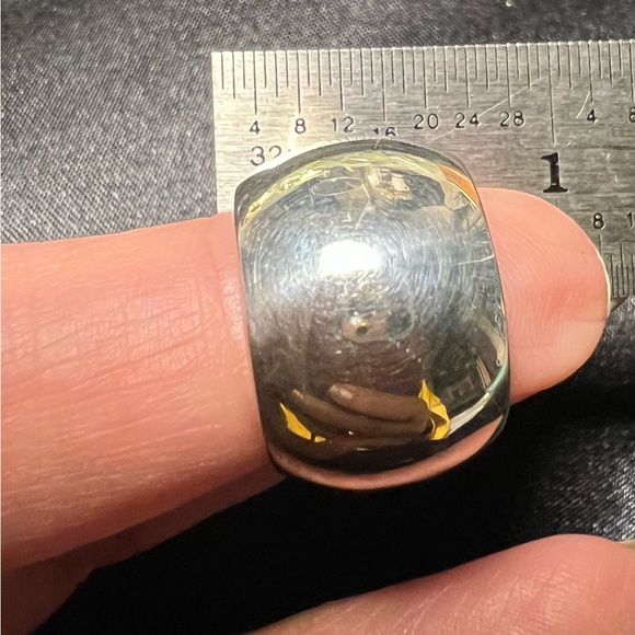 Sterling silver Hoop earrings marked 925A
Pre-owned. - Picture 7 of 7